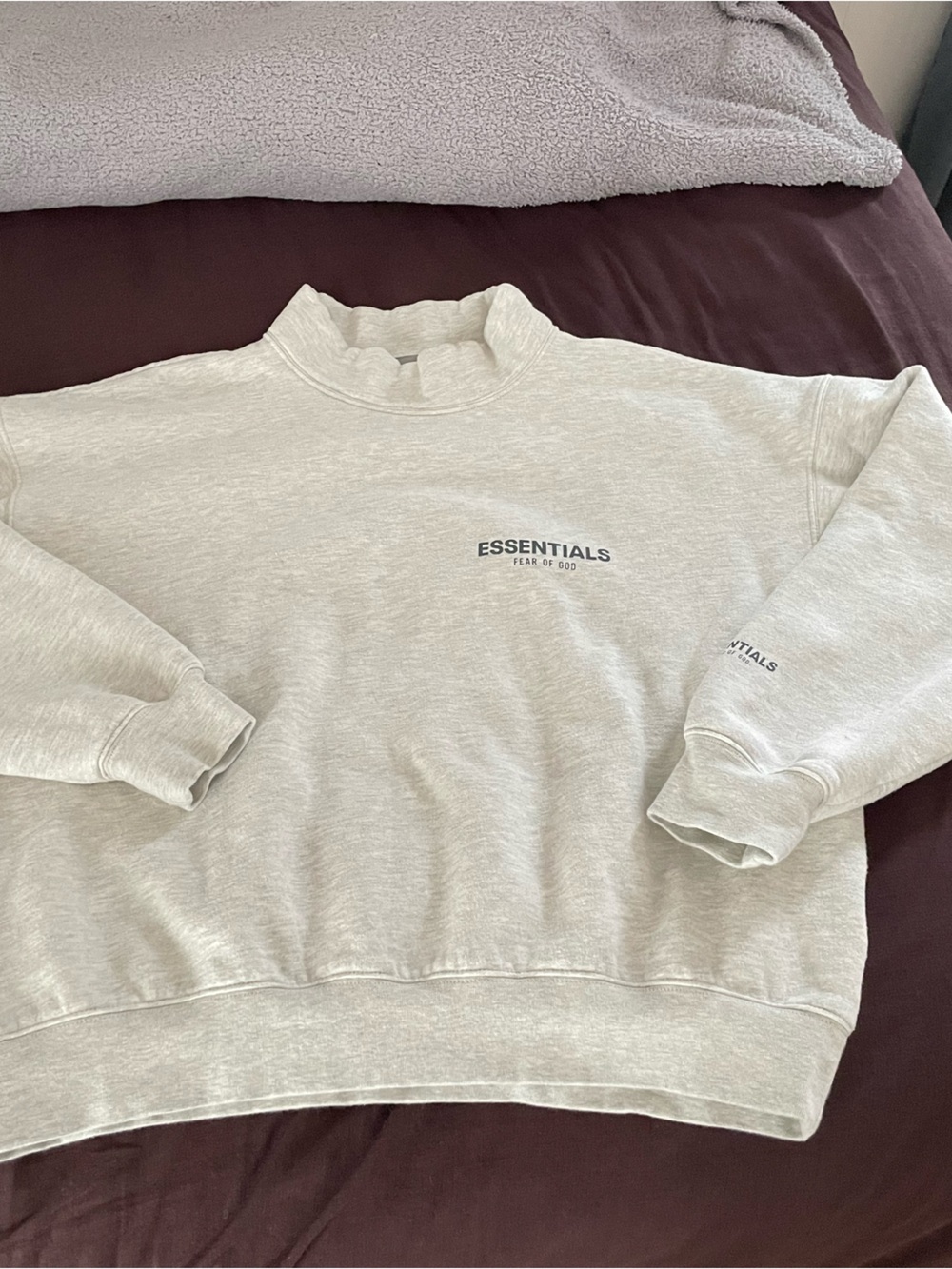 Essentials Crewneck - Picture 3 of 6